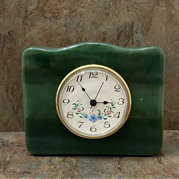 Vintage MCM Mid Century Modern Heavy Green Desk Clock - Picture 1 of 14